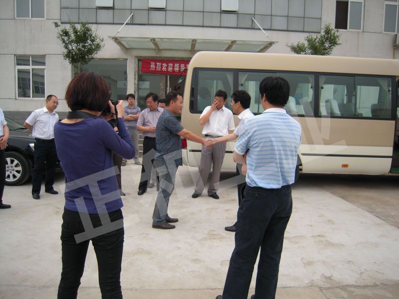 市領(lǐng)導蒞臨參觀指導